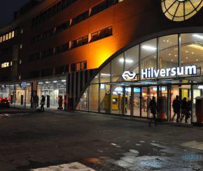 Hakvoort kunstlicht_Lijnverlichting_Station Hilversum (1)